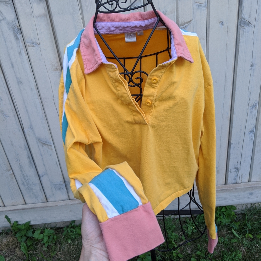 Simon's Retro Long Sleeve Collared Crop Top